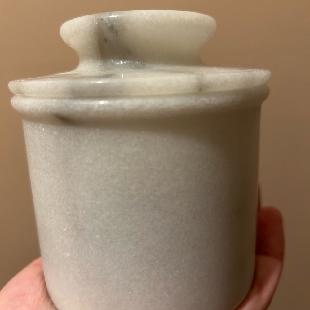 Vintage marble butter belle